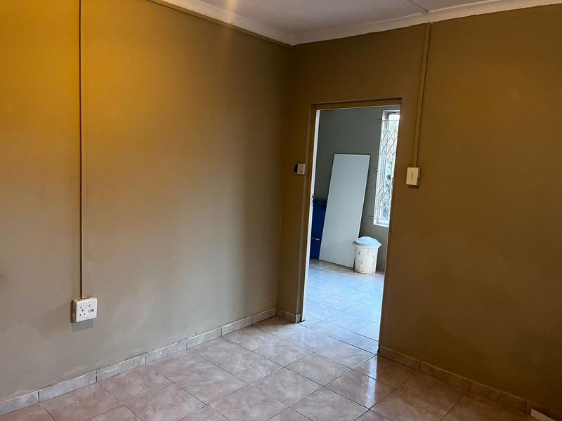 To Let 2 Bedroom Property for Rent in Malvern KwaZulu-Natal