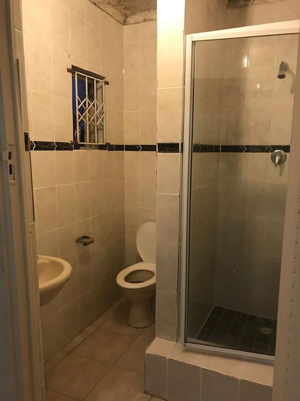 To Let 2 Bedroom Property for Rent in Malvern KwaZulu-Natal