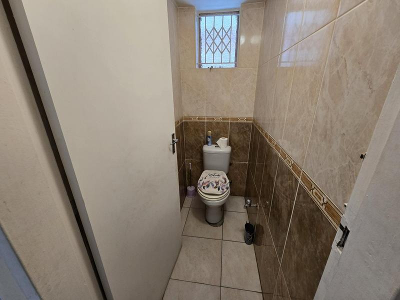 1 Bedroom Property for Sale in Overport KwaZulu-Natal