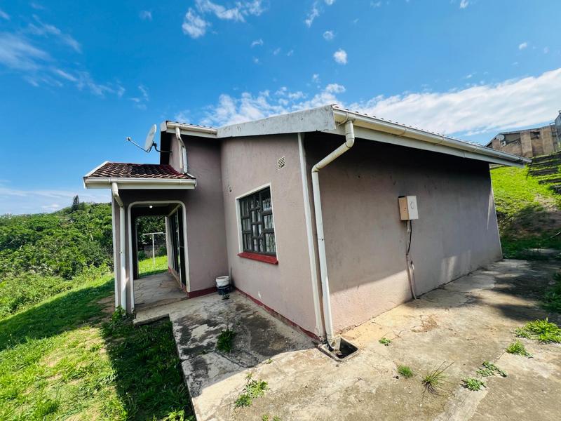 3 Bedroom Property for Sale in Umlazi KwaZulu-Natal