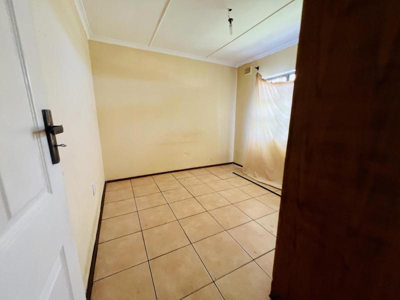 3 Bedroom Property for Sale in Umlazi KwaZulu-Natal