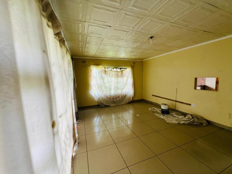 3 Bedroom Property for Sale in Umlazi KwaZulu-Natal