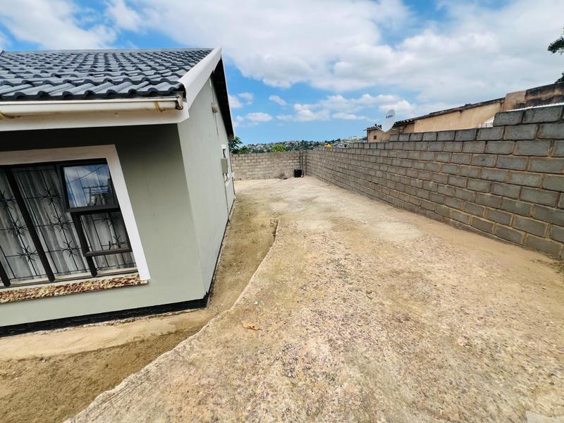 3 Bedroom Property for Sale in Umlazi KwaZulu-Natal