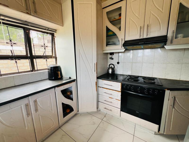 3 Bedroom Property for Sale in Umlazi KwaZulu-Natal