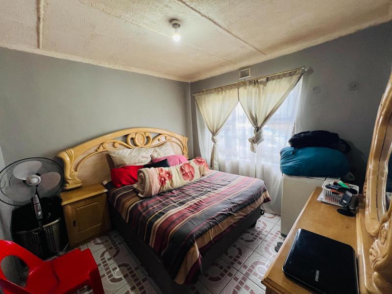 3 Bedroom Property for Sale in Umlazi KwaZulu-Natal