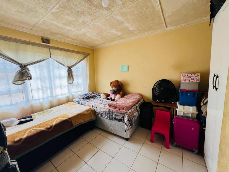 3 Bedroom Property for Sale in Umlazi KwaZulu-Natal