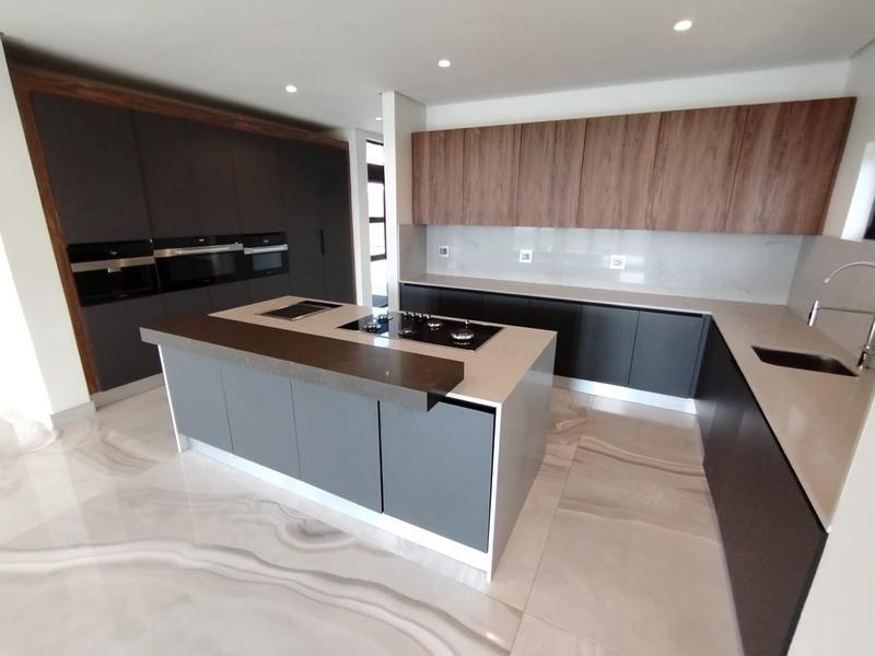 6 Bedroom Property for Sale in Izinga Park KwaZulu-Natal