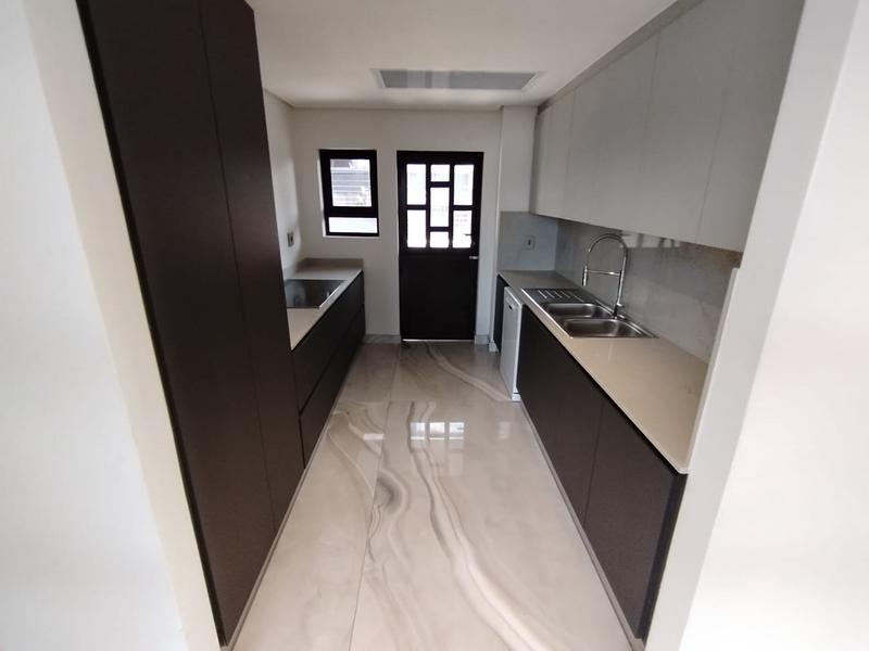 6 Bedroom Property for Sale in Izinga Park KwaZulu-Natal