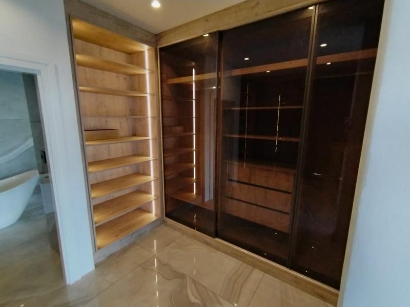 6 Bedroom Property for Sale in Izinga Park KwaZulu-Natal