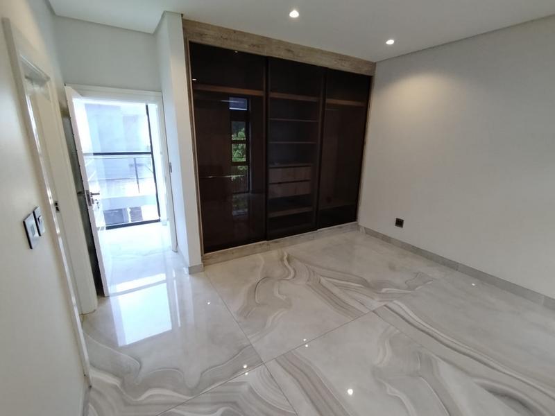 6 Bedroom Property for Sale in Izinga Park KwaZulu-Natal