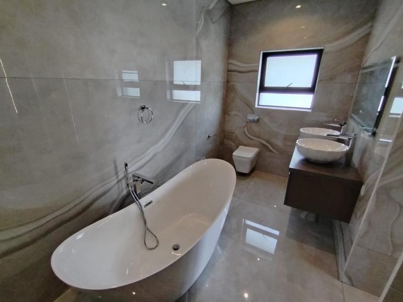 6 Bedroom Property for Sale in Izinga Park KwaZulu-Natal