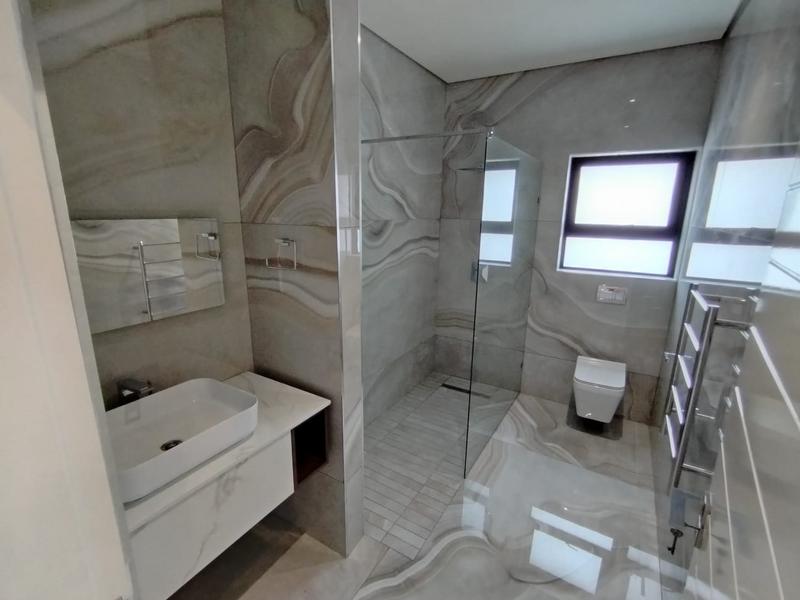 6 Bedroom Property for Sale in Izinga Park KwaZulu-Natal