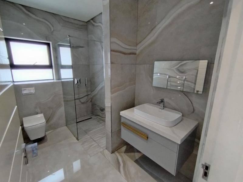 6 Bedroom Property for Sale in Izinga Park KwaZulu-Natal