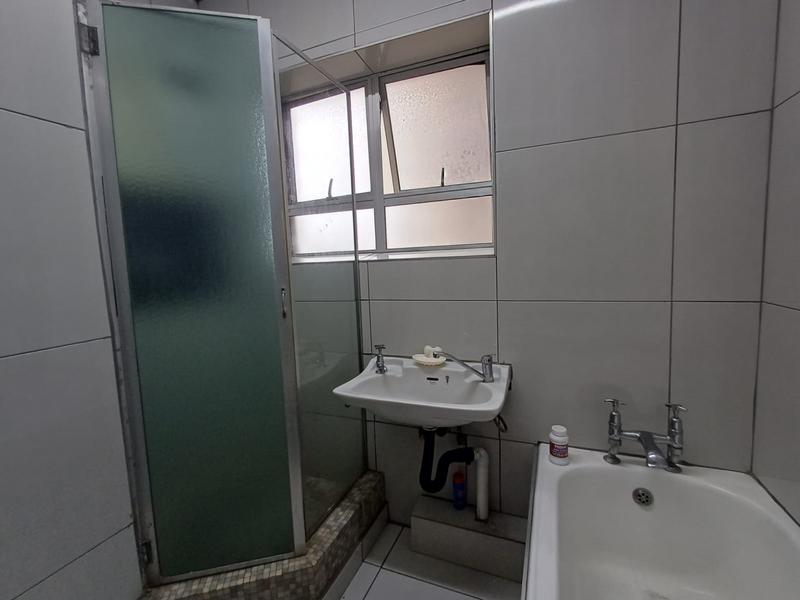 To Let 1 Bedroom Property for Rent in Esplanade KwaZulu-Natal