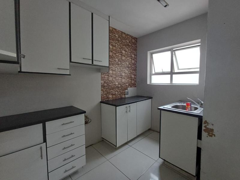 To Let 1 Bedroom Property for Rent in Esplanade KwaZulu-Natal