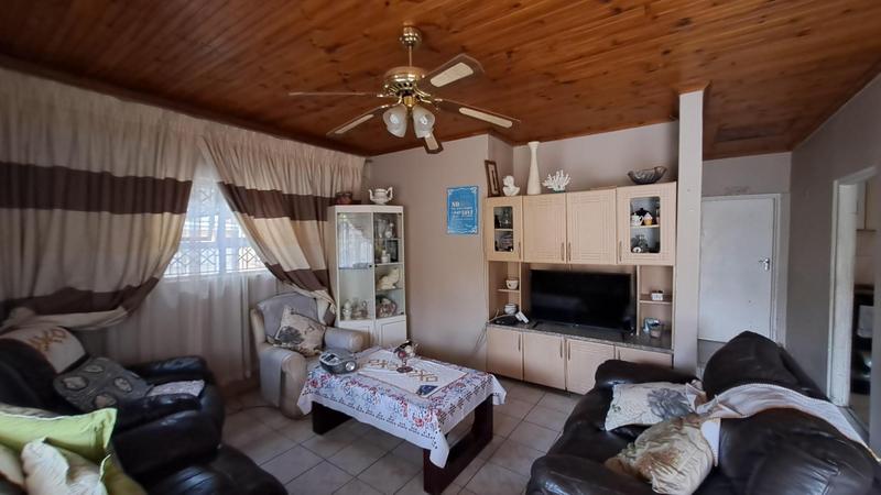 3 Bedroom Property for Sale in Umlazi KwaZulu-Natal