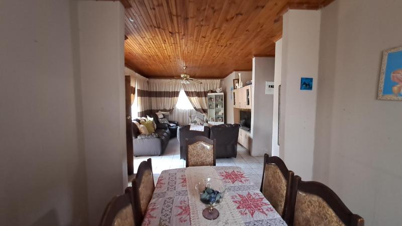 3 Bedroom Property for Sale in Umlazi KwaZulu-Natal