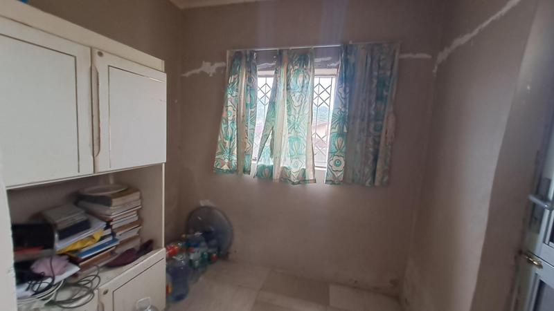3 Bedroom Property for Sale in Umlazi KwaZulu-Natal