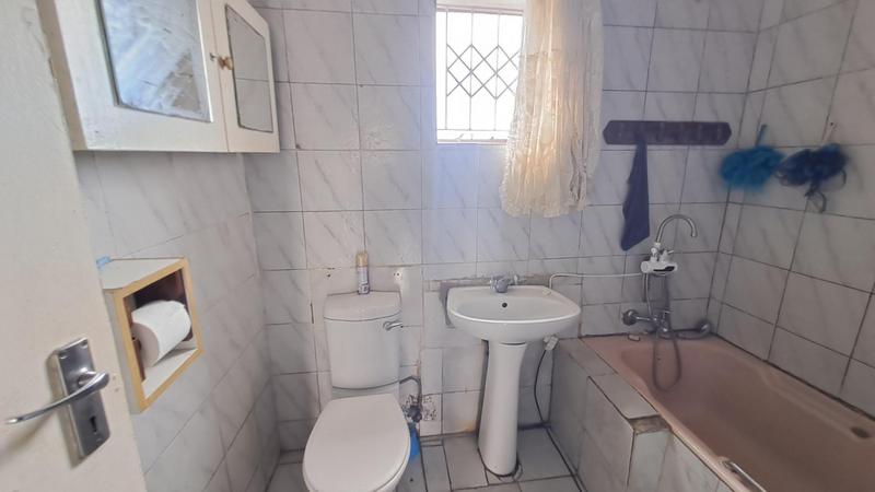 3 Bedroom Property for Sale in Umlazi KwaZulu-Natal