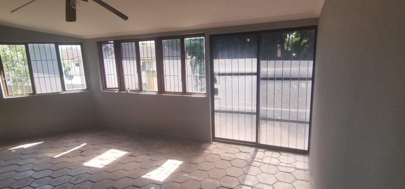 To Let 1 Bedroom Property for Rent in Richem KwaZulu-Natal