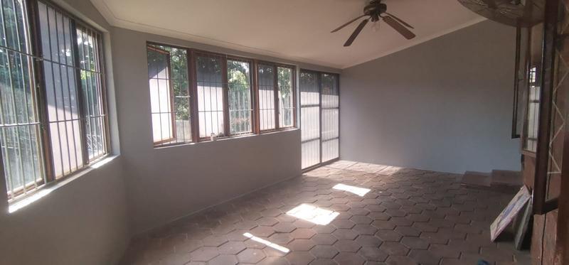 To Let 1 Bedroom Property for Rent in Richem KwaZulu-Natal