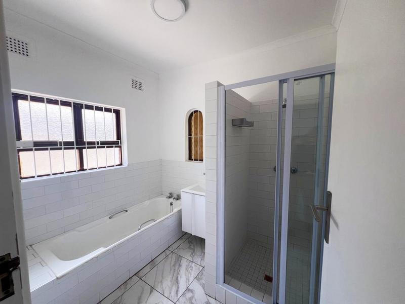 To Let 2 Bedroom Property for Rent in Uvongo KwaZulu-Natal