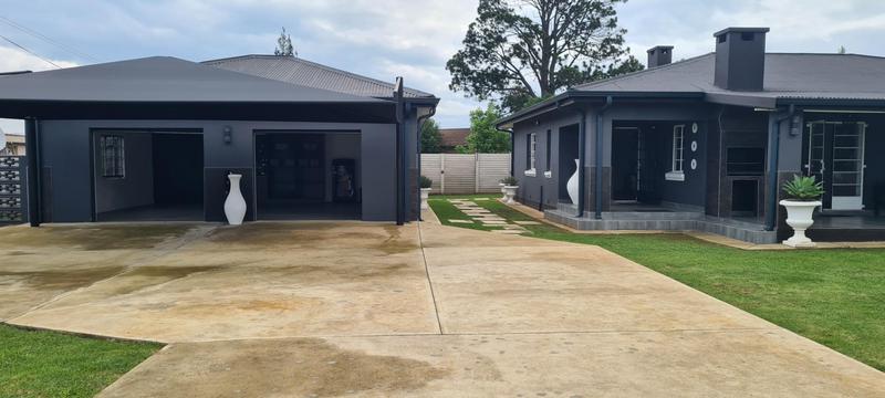 4 Bedroom Property for Sale in Glencoe KwaZulu-Natal