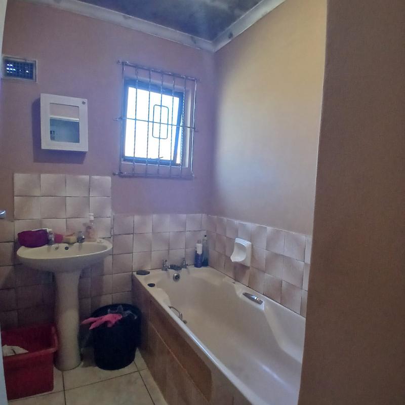 3 Bedroom Property for Sale in Montclair KwaZulu-Natal
