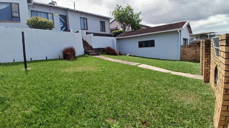 4 Bedroom Property for Sale in Umlazi KwaZulu-Natal