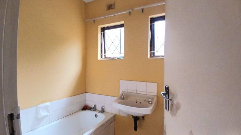 4 Bedroom Property for Sale in Umlazi KwaZulu-Natal