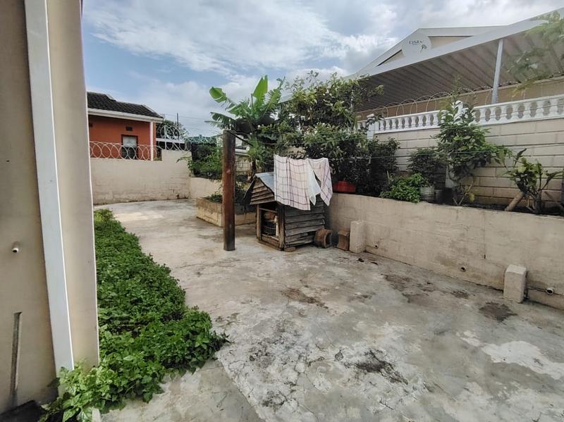 2 Bedroom Property for Sale in Palmview KwaZulu-Natal