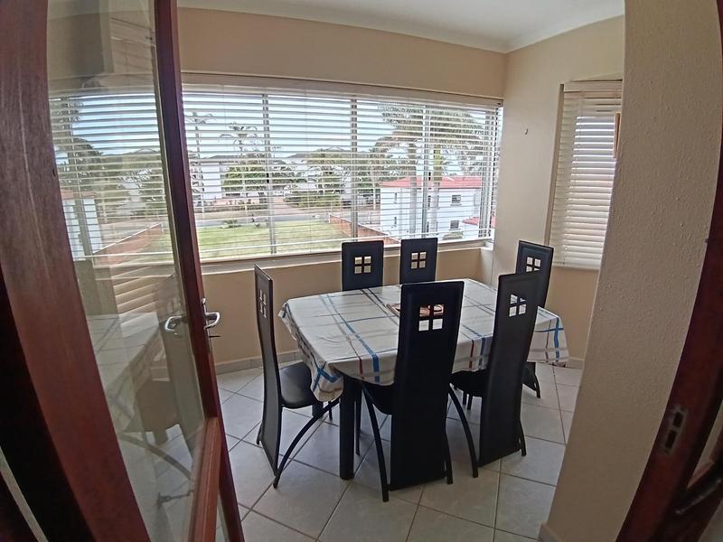 2 Bedroom Property for Sale in Uvongo Beach KwaZulu-Natal