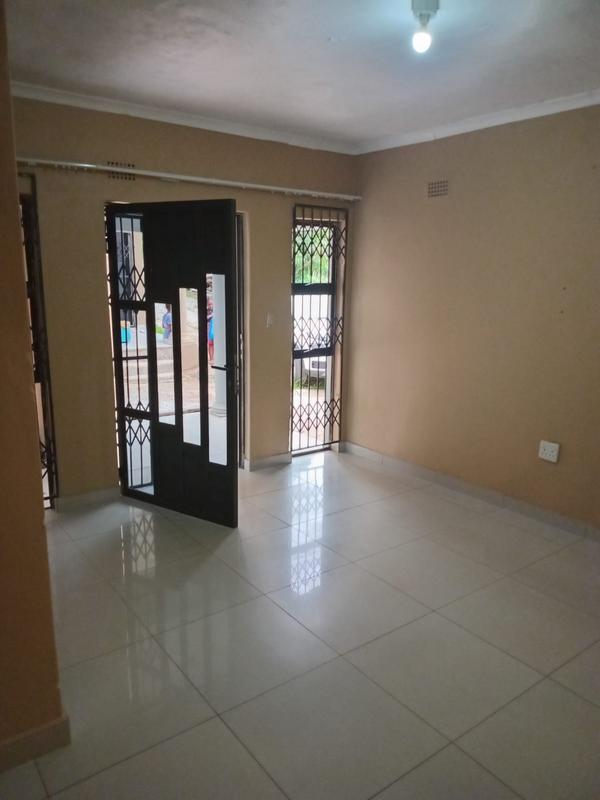 To Let 2 Bedroom Property for Rent in Kwadabeka KwaZulu-Natal