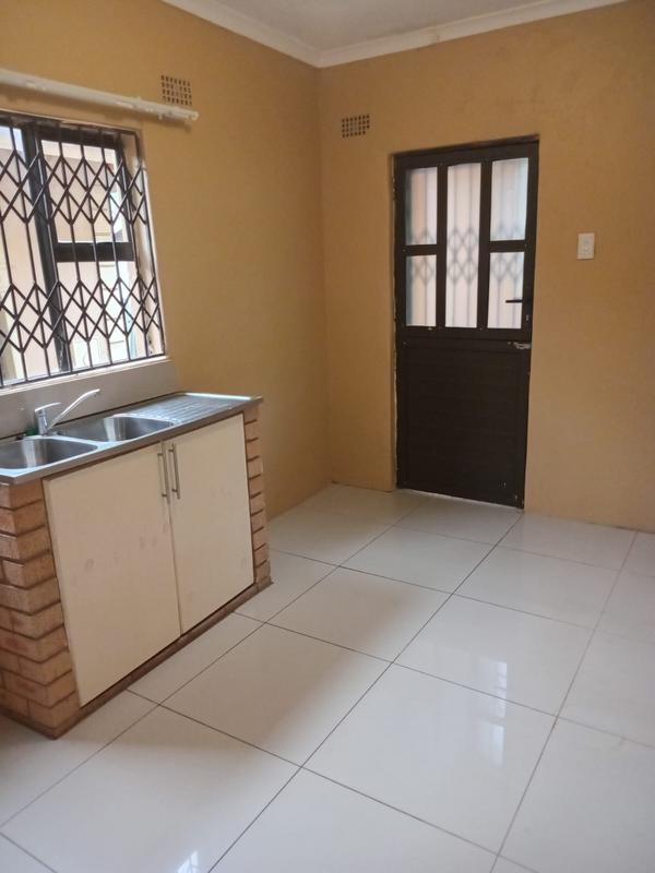To Let 2 Bedroom Property for Rent in Kwadabeka KwaZulu-Natal