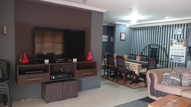 3 Bedroom Property for Sale in Savannah Park KwaZulu-Natal