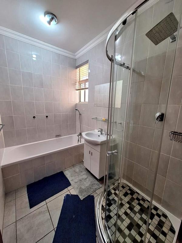 2 Bedroom Property for Sale in Uvongo KwaZulu-Natal