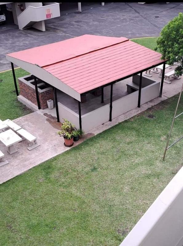 2 Bedroom Property for Sale in Uvongo KwaZulu-Natal