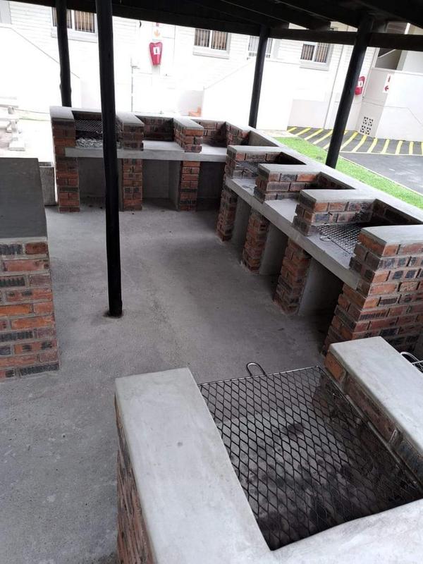 2 Bedroom Property for Sale in Uvongo KwaZulu-Natal