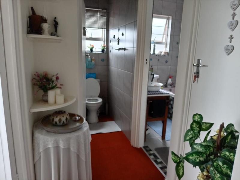 2 Bedroom Property for Sale in Scottburgh KwaZulu-Natal