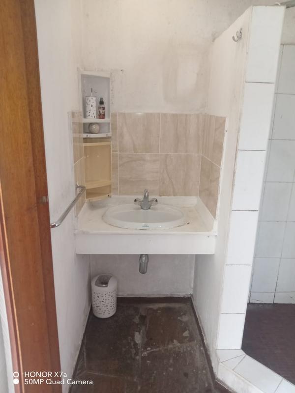 1 Bedroom Property for Sale in Glenmore KwaZulu-Natal