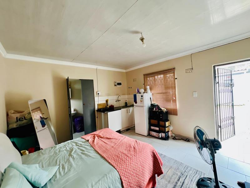 9 Bedroom Property for Sale in Kwamashu KwaZulu-Natal