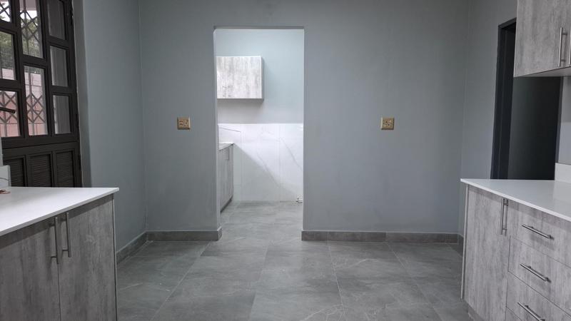 To Let 4 Bedroom Property for Rent in Sherwood KwaZulu-Natal