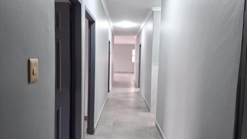 To Let 4 Bedroom Property for Rent in Sherwood KwaZulu-Natal