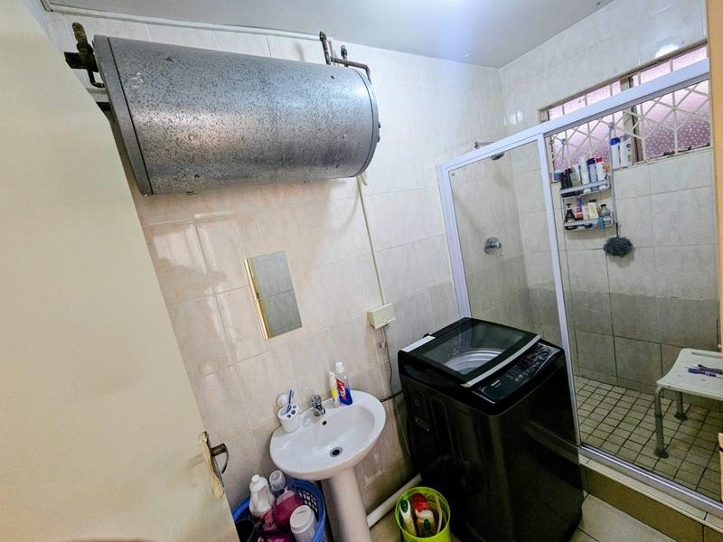 1 Bedroom Property for Sale in Overport KwaZulu-Natal