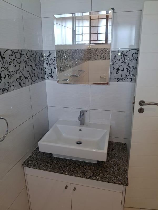 To Let 2 Bedroom Property for Rent in Windermere KwaZulu-Natal