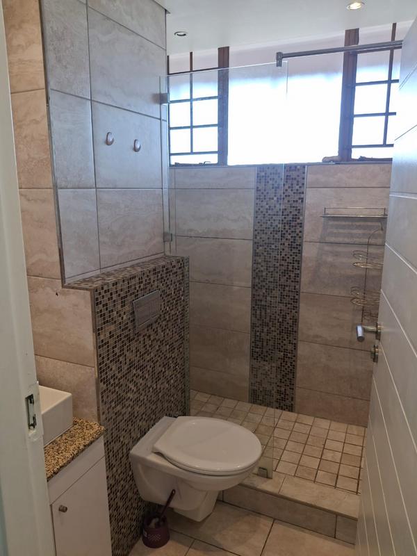 To Let 2 Bedroom Property for Rent in Windermere KwaZulu-Natal