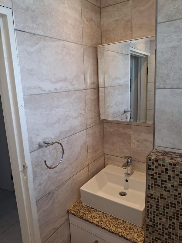 To Let 2 Bedroom Property for Rent in Windermere KwaZulu-Natal