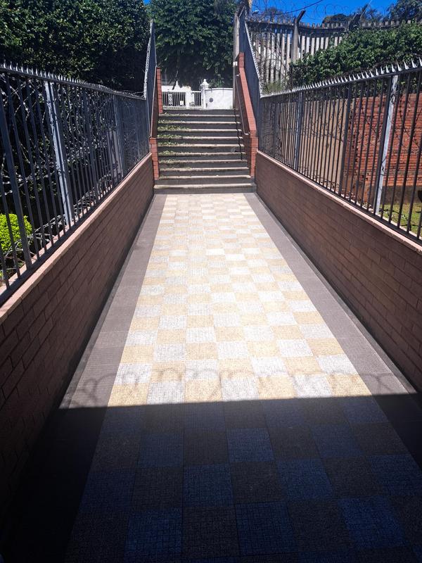 2 Bedroom Property for Sale in Essenwood KwaZulu-Natal