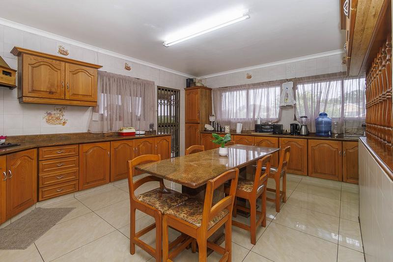 6 Bedroom Property for Sale in Reservoir Hills KwaZulu-Natal