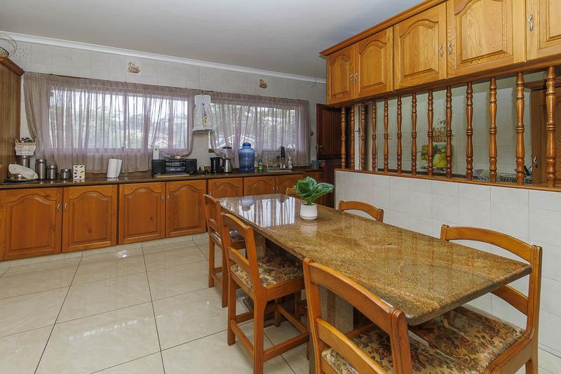 6 Bedroom Property for Sale in Reservoir Hills KwaZulu-Natal